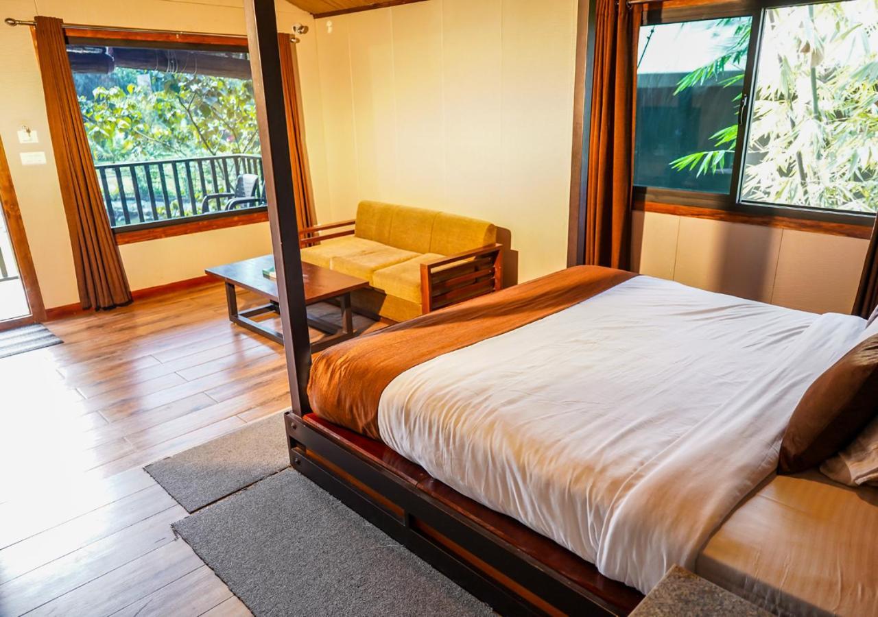 Niyatma Wayanad Pool Resort By Voye Homes Buitenkant foto