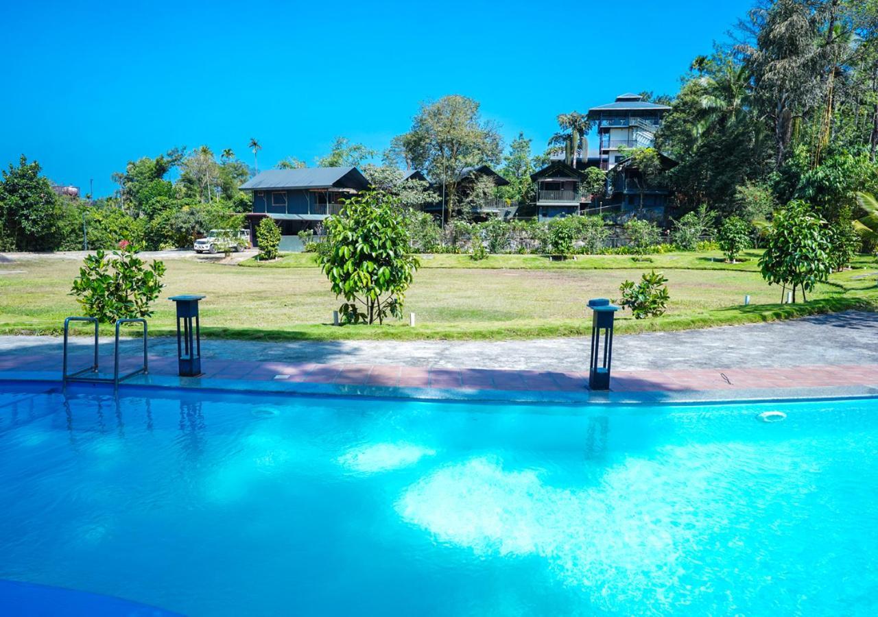 Niyatma Wayanad Pool Resort By Voye Homes Buitenkant foto